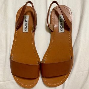 7.5 Steve Madden Alina Flat Sandals
